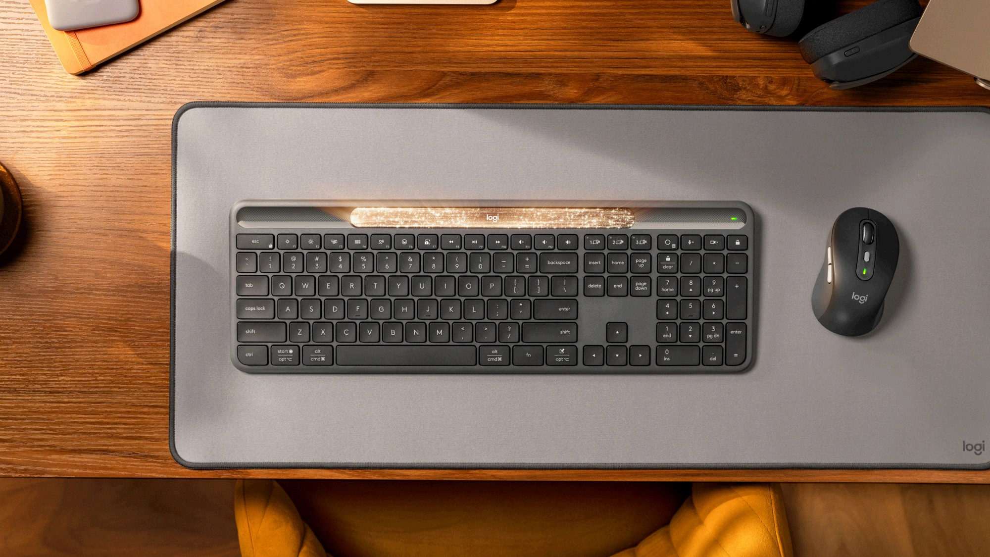 Logitech Toetsenbord Signature Slim Solar+ K980