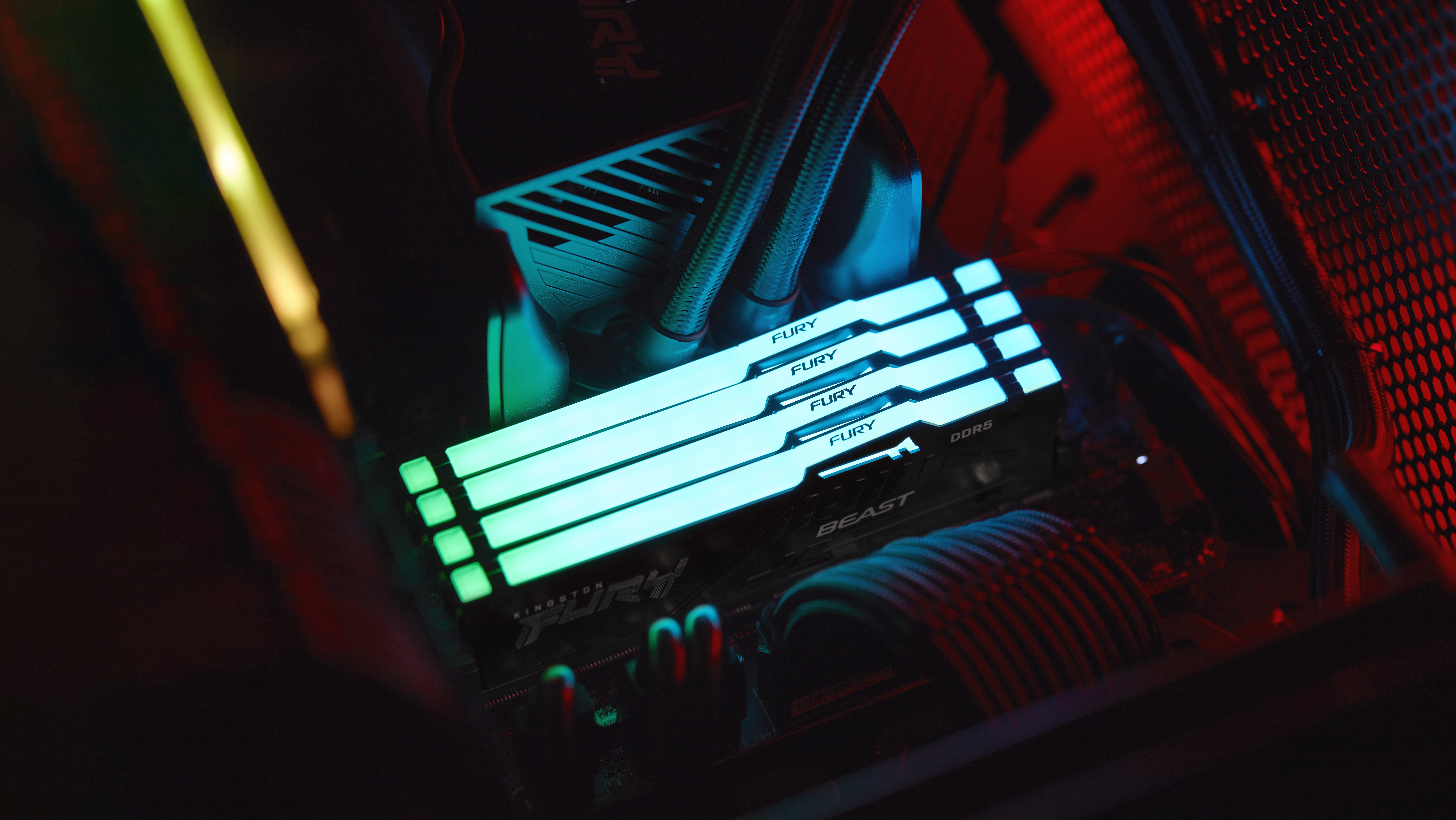 Kingston Fury Beast RGB KF556C40BBAK2-16 - 16GB Kit - DDR5 - 5600MHz